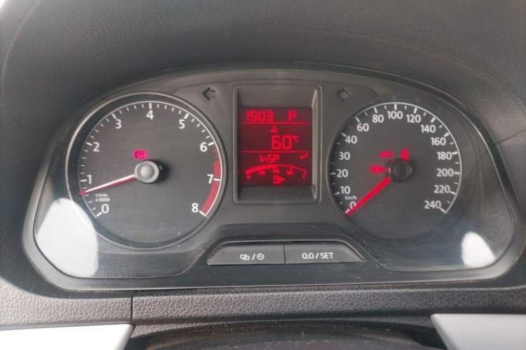 Used Volkswagen Jetta 2015 Value Edition 1.6L Automatic Comfort Version Instrument Cluster