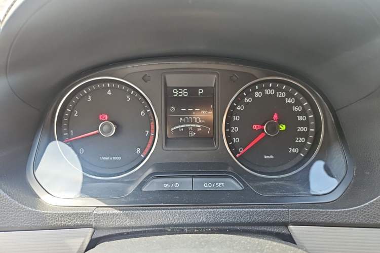 Used Volkswagen Jetta 2015 1.4TSI Automatic Sport Model Instrument Cluster