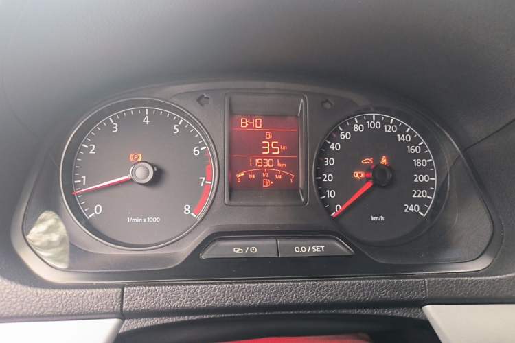 Used Volkswagen Jetta 2015 Zhuihui Edition 1.6L Manual Comfort Model Instrument Cluster