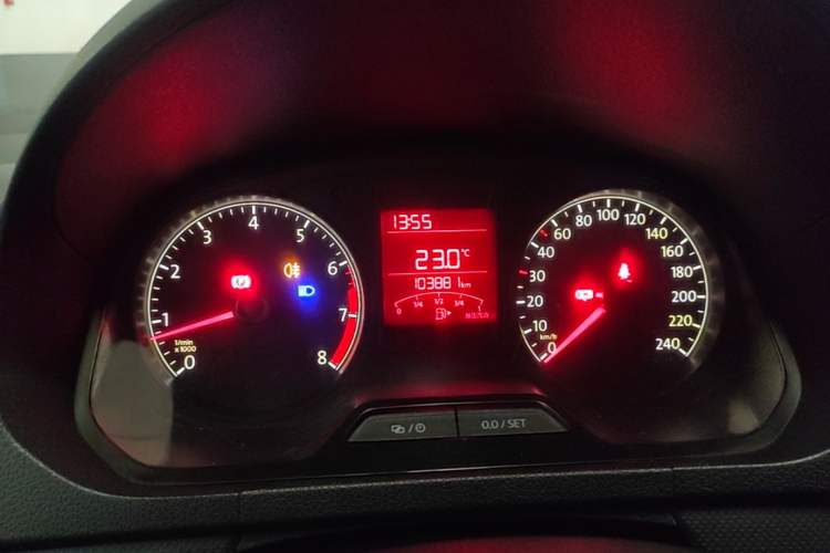 Used Volkswagen Jetta 2015 1.6L Manual Fashion Edition Instrument Cluster