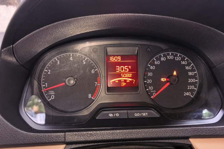 Used Volkswagen Jetta 2015 Value Edition 1.6L Manual Fashionable Style Instrument Cluster