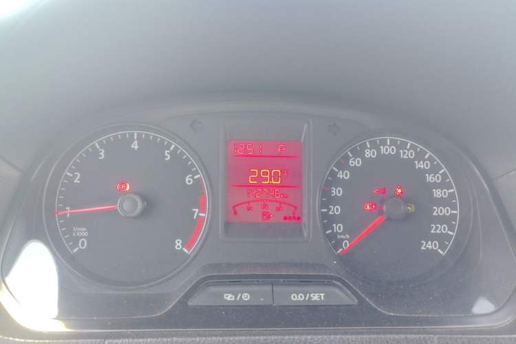 Used Volkswagen Jetta 2015 Value Edition 1.6L Automatic Fashion Version Instrument Cluster