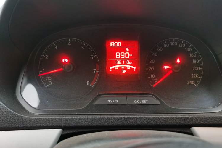 Used Volkswagen Jetta 2015 Zhuihui Edition 1.6L Manual Comfort Model Instrument Cluster