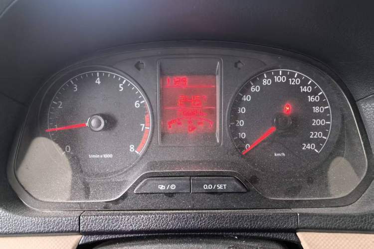 Used Volkswagen Jetta 2015 Value Edition 1.6L Manual Fashionable Style Instrument Cluster