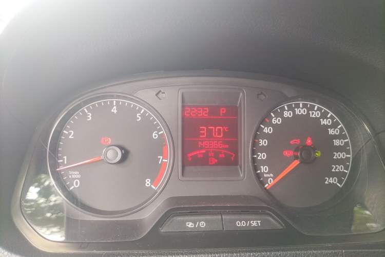 Used Volkswagen Jetta 2015 Value Edition 1.6L Automatic Fashion Version Instrument Cluster