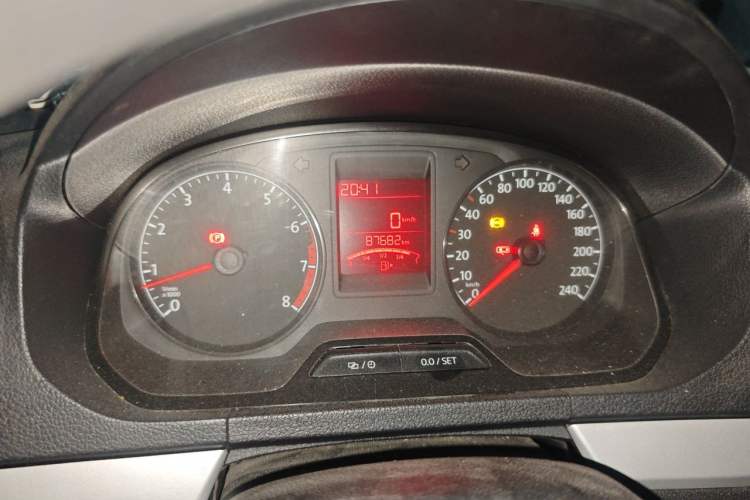 Used Volkswagen Jetta 2015 Zhuihui Edition 1.6L Manual Comfort Model Instrument Cluster