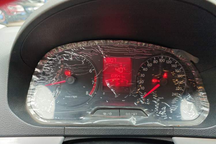 Used Volkswagen Jetta 2015 Zhuihui Edition 1.6L Manual Comfort Model Instrument Cluster