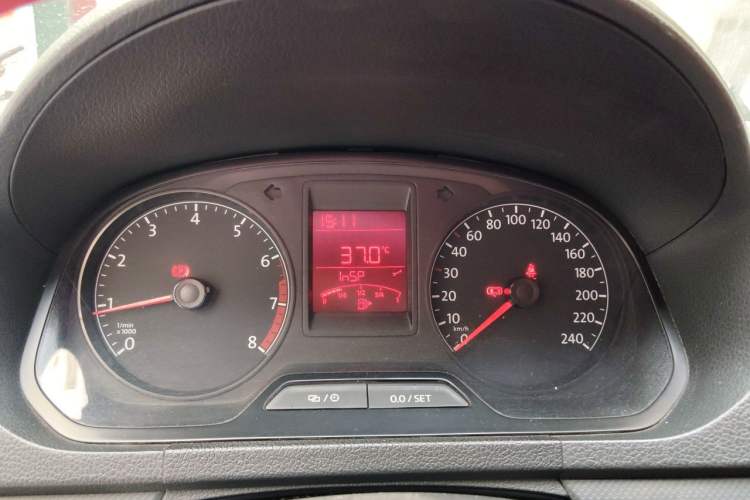 Used Volkswagen Jetta 2015 Zhuihui Edition 1.4L Manual Fashion Model Instrument Cluster
