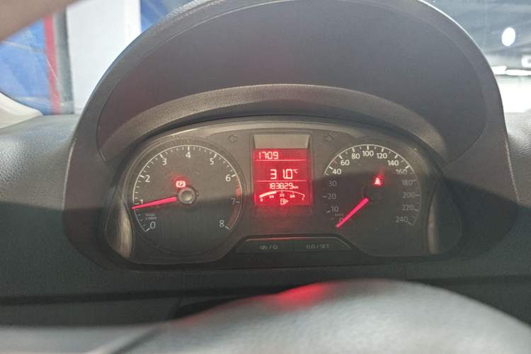 Used Volkswagen Jetta 2015 Value Edition 1.6L Manual Fashionable Style Instrument Cluster