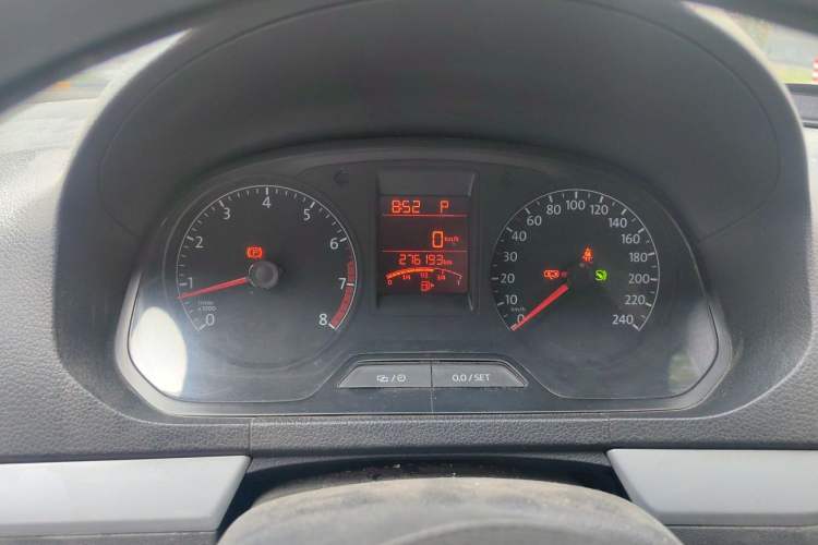 Used Volkswagen Jetta 2015 Value Edition 1.6L Automatic Comfort Version Instrument Cluster