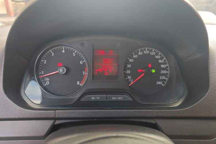 Used Volkswagen Jetta 2015 Value Edition 1.6L Automatic Fashion Version Instrument Cluster