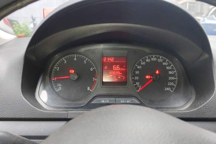 Used Volkswagen Jetta 2015 Value Edition 1.6L Manual Fashionable Style Instrument Cluster