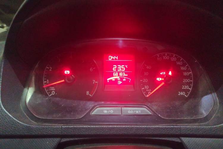 Used Volkswagen Jetta 2015 Zhuihui Edition 1.4L Manual Fashion Model Instrument Cluster