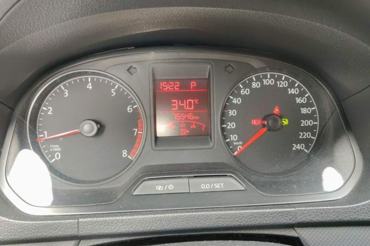 Used Volkswagen Jetta 2015 1.6L Automatic Fashion Model Instrument Cluster