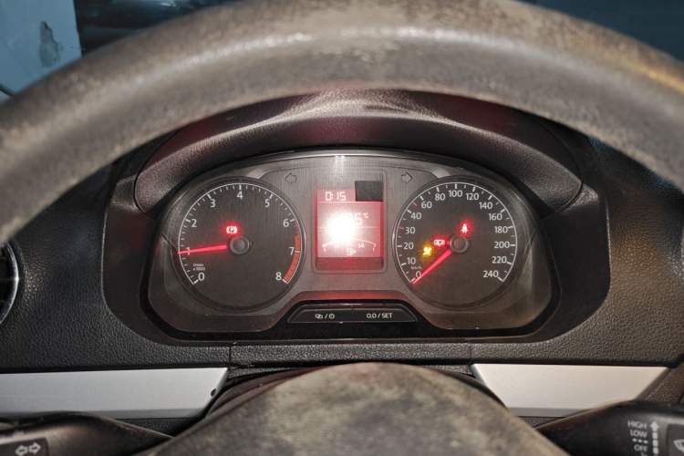 Used Volkswagen Jetta 2015 Zhuihui Edition 1.6L Manual Comfort Model Instrument Cluster