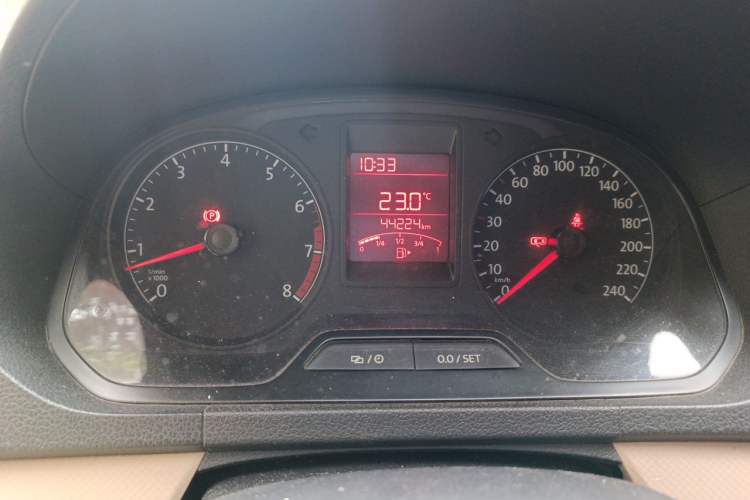 Used Volkswagen Jetta 2015 Zhuihui Edition 1.4L Manual Fashion Model Instrument Cluster