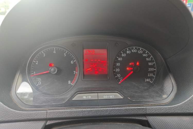 Used Volkswagen Jetta 2015 Value Edition 1.6L Manual Fashionable Style Instrument Cluster
