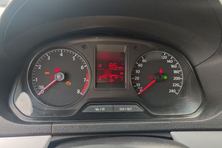 Used Volkswagen Jetta 2015 Value Edition 1.6L Automatic Comfort Version Instrument Cluster