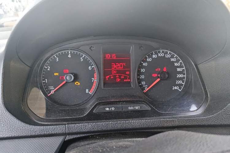 Used Volkswagen Jetta 2015 1.6L Manual Fashion Edition Instrument Cluster