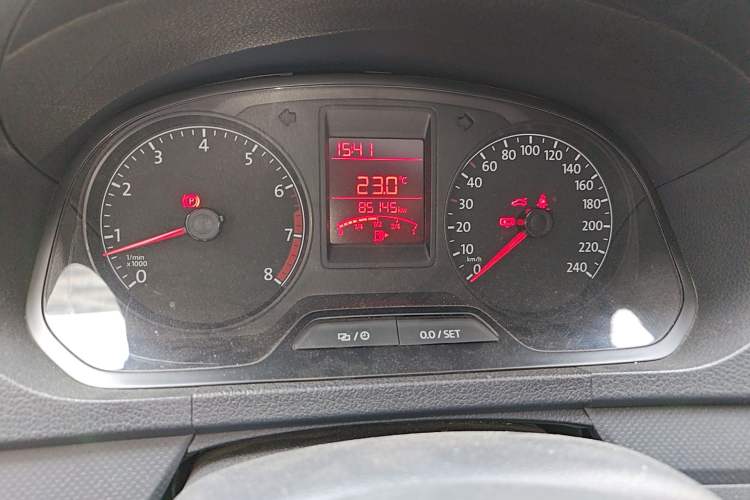 Used Volkswagen Jetta 2015 Value Edition 1.6L Manual Fashionable Style Instrument Cluster