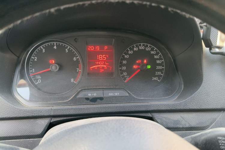Used Volkswagen Jetta 2015 Value Edition 1.6L Automatic Fashion Version Instrument Cluster