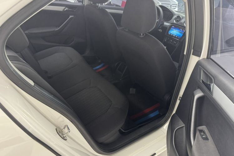 Used Volkswagen Jetta 2015 Value Edition 1.6L Automatic Comfort Version Interior 10