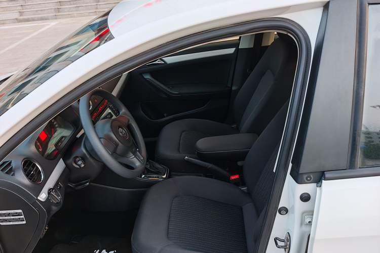 Used Volkswagen Jetta 2015 1.6L Automatic Comfort Model Interior 2
