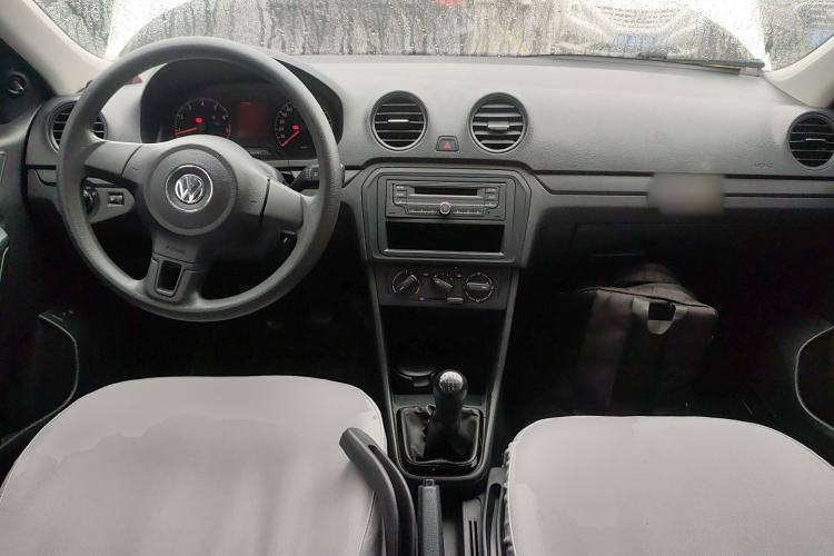 Used Volkswagen Jetta 2015 1.6L Manual Fashion Edition Interior 2