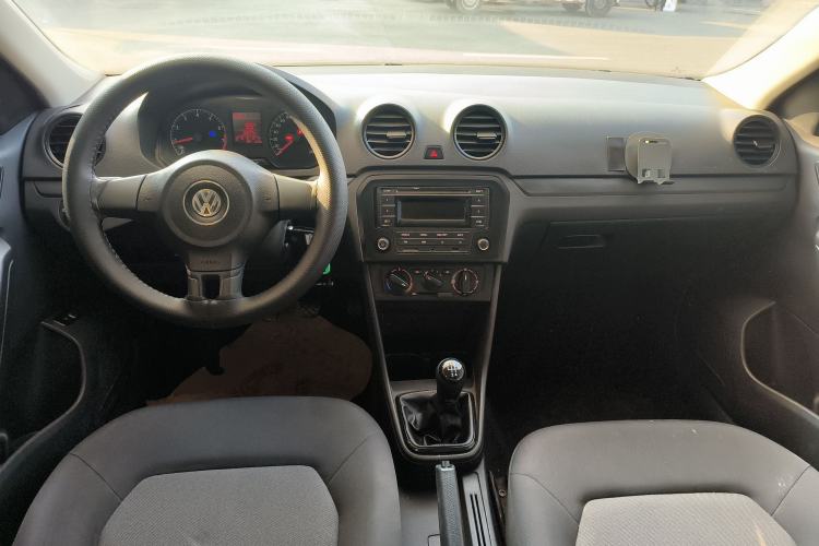 Used Volkswagen Jetta 2015 Value Edition 1.6L Manual Fashionable Style Interior 2