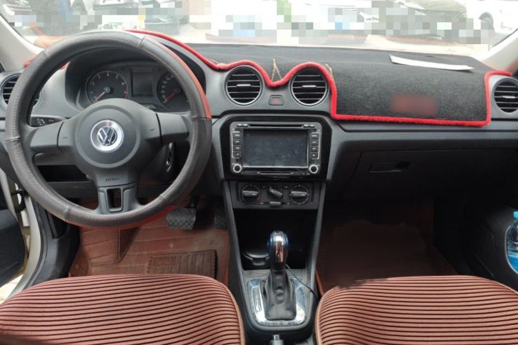 Used Volkswagen Jetta 2015 Value Edition 1.6L Automatic Fashion Version Interior 2