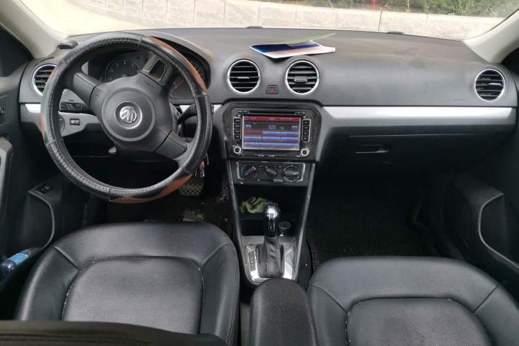 Used Volkswagen Jetta 2015 Value Edition 1.6L Automatic Comfort Version Interior 2