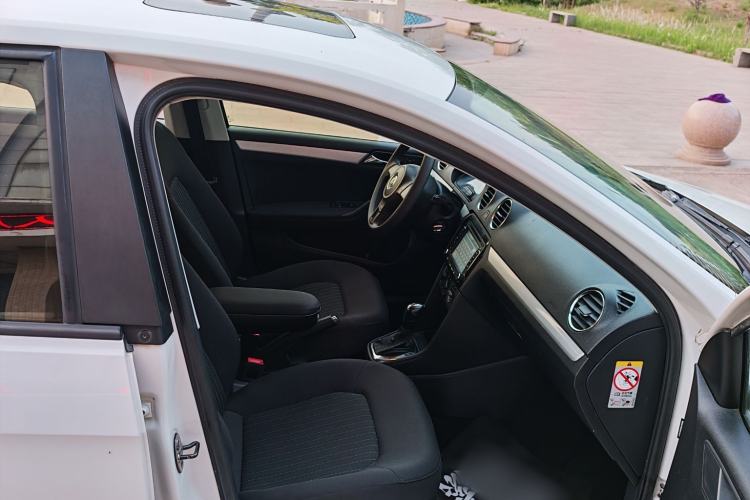 Used Volkswagen Jetta 2015 1.6L Automatic Comfort Model Interior 5