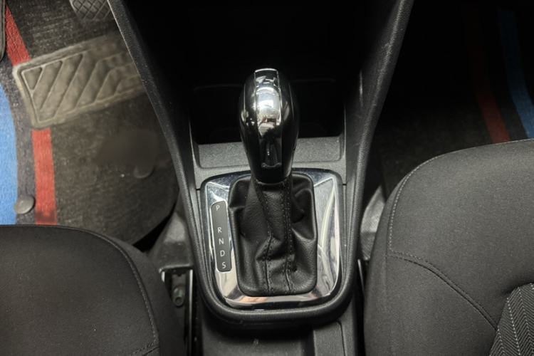Used Volkswagen Jetta 2015 Value Edition 1.6L Automatic Comfort Version Interior 6