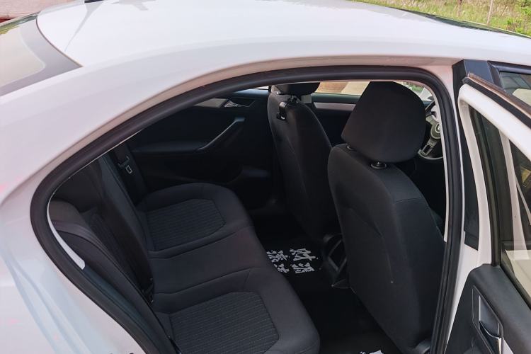 Used Volkswagen Jetta 2015 1.6L Automatic Comfort Model Interior 7