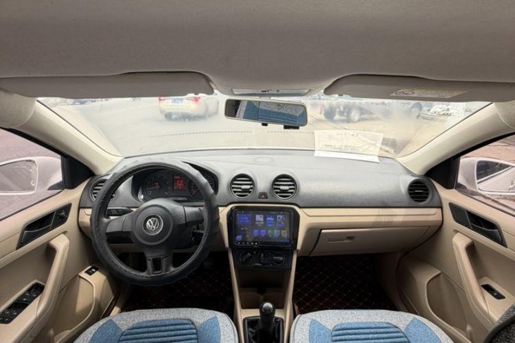 Used Volkswagen Jetta 2015 Value Edition 1.6L Manual Fashionable Style Interior 7