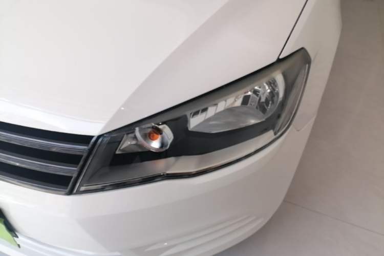 Used Volkswagen Jetta 2015 1.4L Manual Fashion Model Left Front Headlight