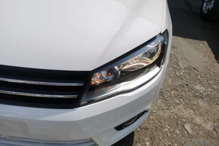 Used Volkswagen Jetta 2015 1.6L Manual Comfort Model Left Front Headlight
