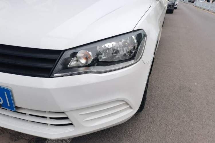 Used Volkswagen Jetta 2015 1.6L Automatic Fashion Model Left Front Headlight