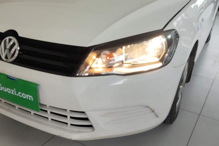 Used Volkswagen Jetta 2015 Value Edition 1.6L Automatic Fashion Version Left Front Headlight