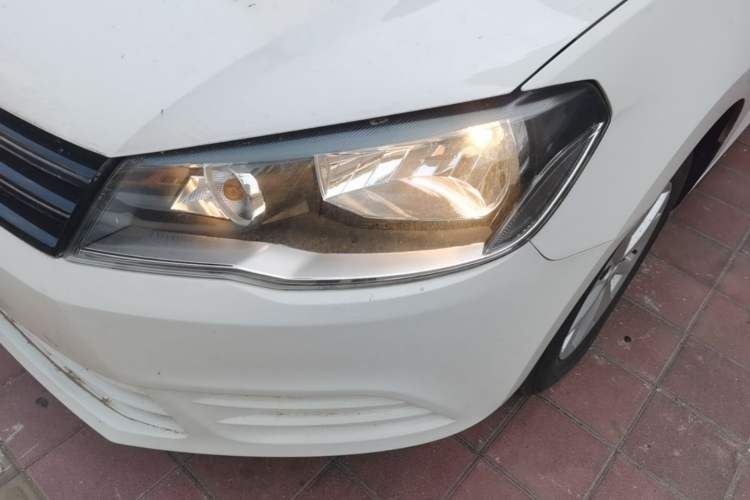 Used Volkswagen Jetta 2015 Value Edition 1.6L Manual Fashionable Style Left Front Headlight