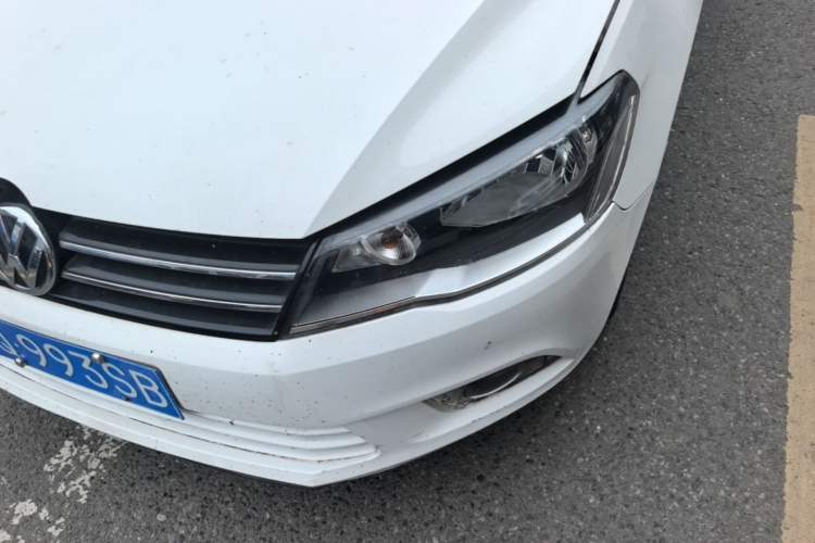 Used Volkswagen Jetta 2015 Value Edition 1.6L Automatic Comfort Version Left Front Headlight