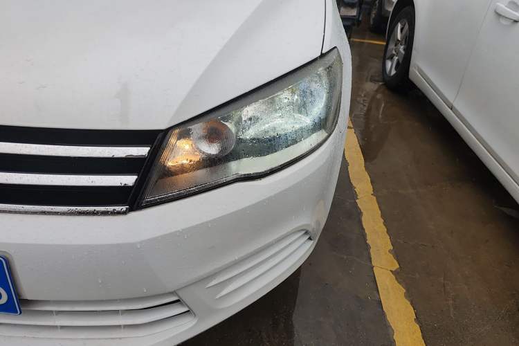 Used Volkswagen Jetta 2015 1.6L Manual Fashion Edition Left Front Headlight