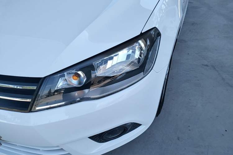 Used Volkswagen Jetta 2015 Zhuihui Edition 1.6L Manual Comfort Model Left Front Headlight