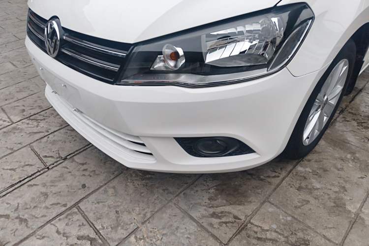 Used Volkswagen Jetta 2015 Value Edition 1.6L Automatic Comfort Version Left Front Headlight
