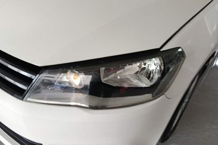 Used Volkswagen Jetta 2015 1.6L Manual Comfort Model Left Front Headlight