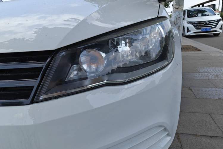 Used Volkswagen Jetta 2015 Value Edition 1.6L Manual Fashionable Style Left Front Headlight