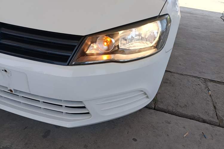 Used Volkswagen Jetta 2015 Zhuihui Edition 1.4L Manual Fashion Model Left Front Headlight