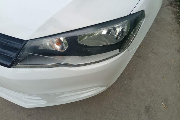 Used Volkswagen Jetta 2015 1.6L Manual Fashion Edition Left Front Headlight