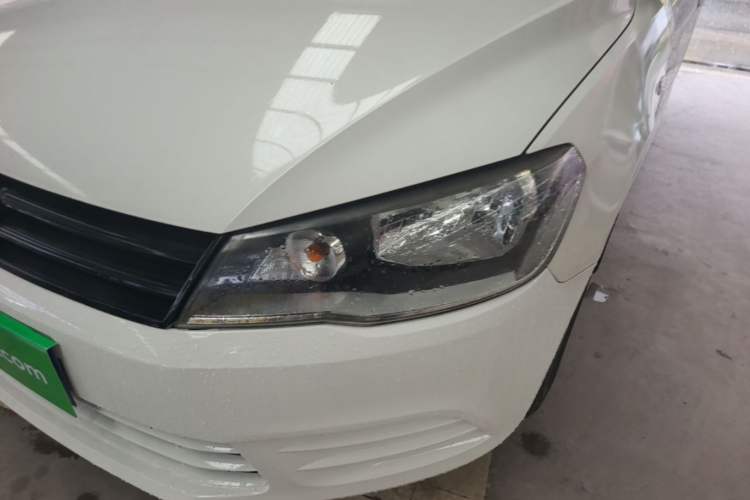 Used Volkswagen Jetta 2015 1.6L Manual Fashion Edition Left Front Headlight