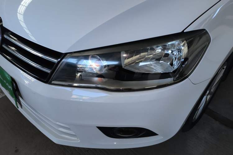 Used Volkswagen Jetta 2015 1.4L Manual Comfort Model Left Front Headlight